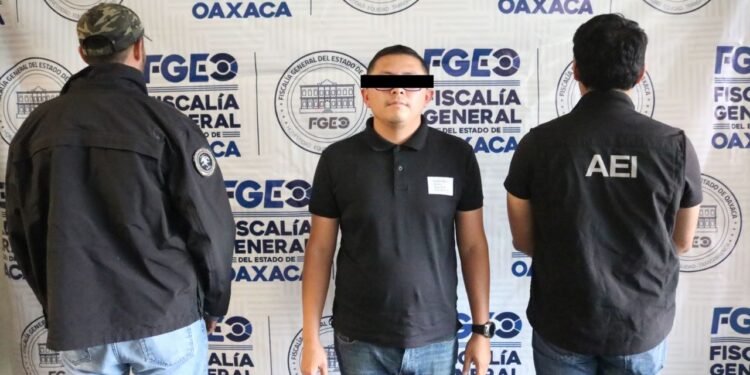 Fiscal A De Oaxaca Ejecuta Orden De Aprehensi N Contra Exfuncionarios