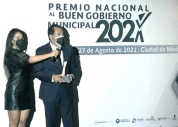 Por segundo año consecutivo, recibe edil Oswaldo García “Premio Nacional al Buen Gobierno Municipal 2021”