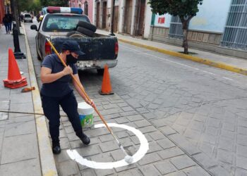 Rehabilita Ayuntamiento de Oaxaca de Juárez señalamientos para mejorar la vialidad