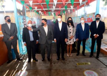 De manera consensuada, inaugura Alejandro Murat ciclo escolar 2021-2022 en Oaxaca