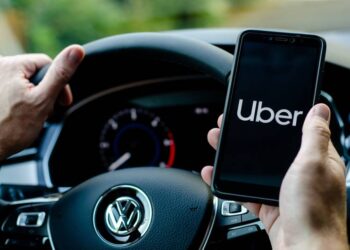 Uber quiere dar seguro social a repartidores y choferes en México