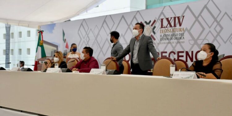 Posponen comparecencia del titular de Sinfra