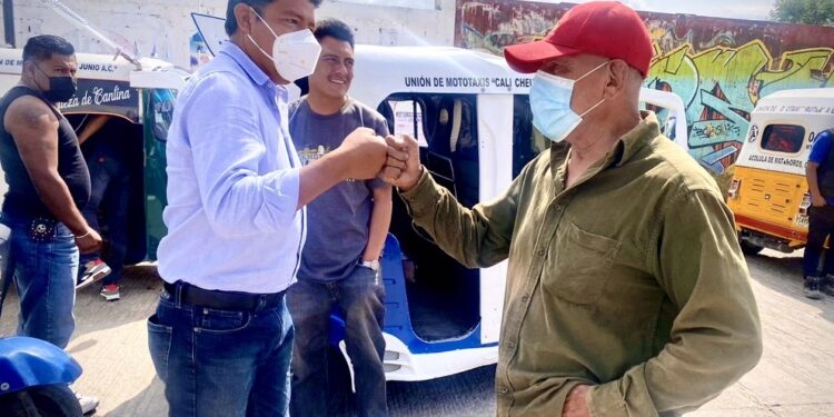 El diputado, Azael Santiago Chepi sanitiza comunidades del Distrito 04 ante tercera ola de COVID 19