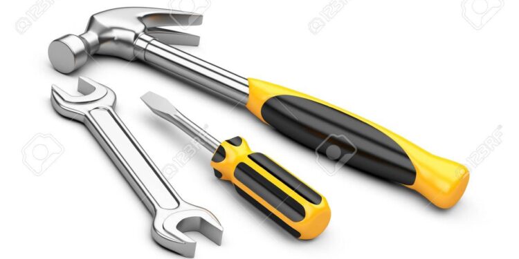 Invita la SMO a cursos de plomería y mecánica