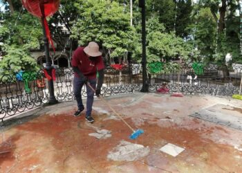 Efectúa Ayuntamiento de Oaxaca acciones de desinfección en espacios públicos de la ciudad