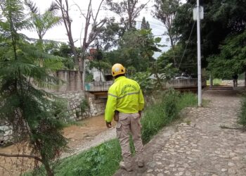 Supervisa Ayuntamiento de Oaxaca de Juárez nivel de 14 afluentes de la capital