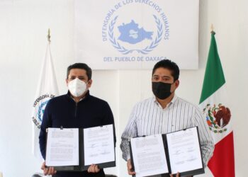 Firman convenio DDHPO y CECyTE Oaxaca