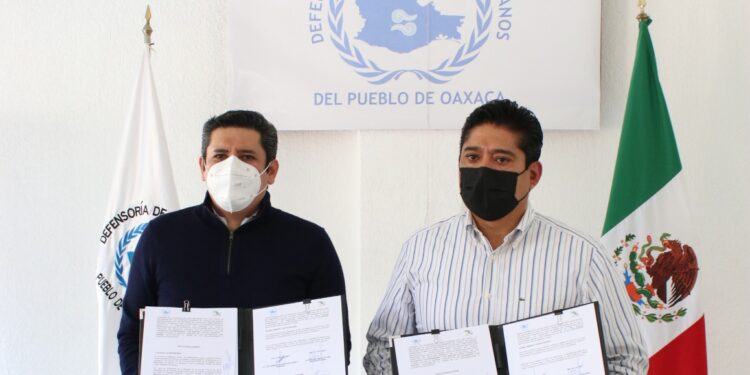 Firman convenio DDHPO y CECyTE Oaxaca