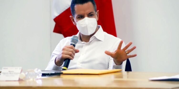 Gobernador de Oaxaca y directores de IMSS e INSABI se reúnen para lograr el ordenamiento del sector Salud del estado