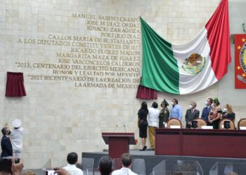 Inscribe Congreso oaxaqueño letras de oro en honor a la Armada de México
