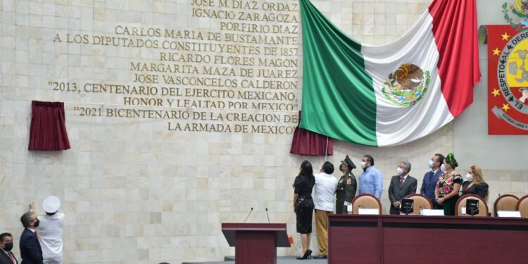 Inscribe Congreso oaxaqueño letras de oro en honor a la Armada de México