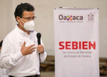 Titular de la Sebien entrega Créditos a la Palabra de la Mujer y supervisa el programa “Vamos Juntos a la Escuela”