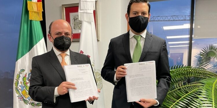 Gobierno de Alejandro Murat solicita ante el IMPI Indicación Geográfica del gusano de seda de Cajonos y de los tapetes de lana