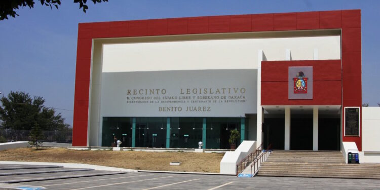 Conmemora Congreso 155 aniversario de la Batalla de Juchitán
