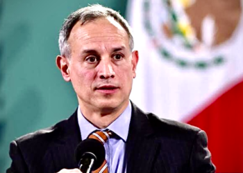 Vacuna a menor quita dosis a alguien en riesgo