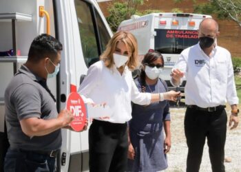 DIF Estatal continúa con la entrega de ambulancias de traslado, en beneficio de los municipios de las 8 regiones