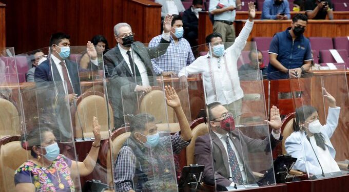 Álvaro Carrillo, al muro de honor del Congreso de Oaxaca