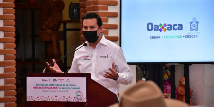 Gobierno del Estado respalda a las y los artesanos con la marca “Hecho en Oaxaca”: SE