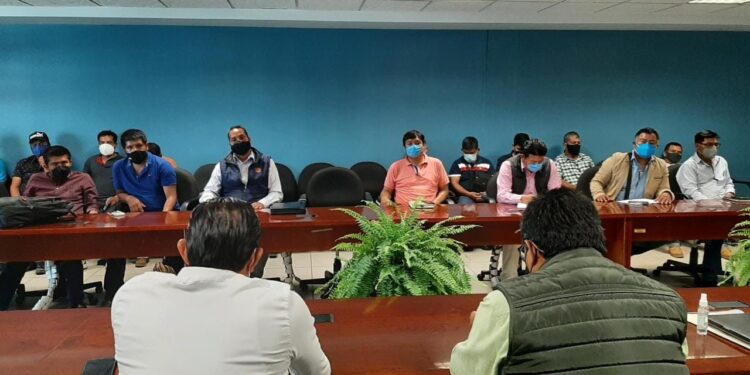 Santa Catarina Yosonotú y Santa Lucía Monteverde acuerdan realizar trabajos técnicos en su línea de colindancia