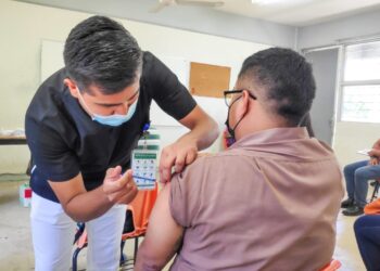 Oaxaca aplica más de dos millones 800 mil dosis, en la lucha contra la pandemia: SSO