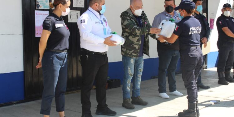 Reconocen a Policías Auxiliares por participar en programa de nutrición