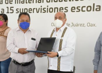 Fortalece IEEPO labor de 275 escuelas de zonas marginadas e indígenas con material bibliográfico y didáctico