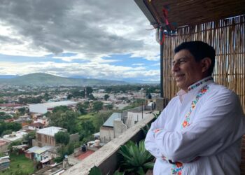 Se registra Salomón Jara como precandidato a Gobernador