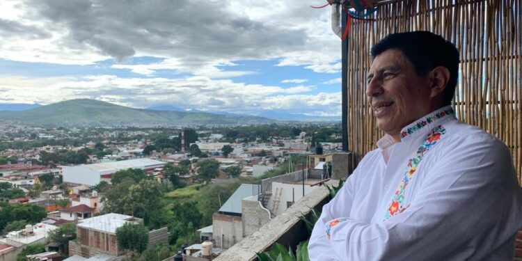 Se registra Salomón Jara como precandidato a Gobernador