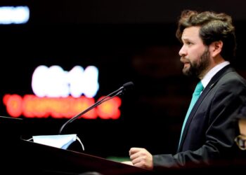 Promueve Pepe Estefan Gillessen beneficios fiscales para productores de mezcal