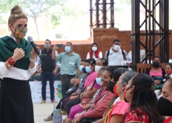 Empodera DIF y Sepia a mujeres de los Valles Centrales con entrega de molinos de nixtamal