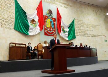 En un ambiente plural y democrático, entrega Alejandro Murat su Quinto Informe de Gobierno