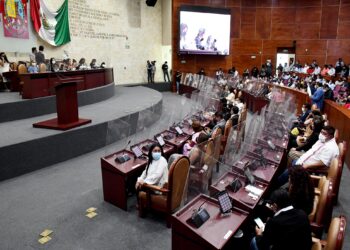 Aprueba Legislatura instalación de las Comisiones Permanentes