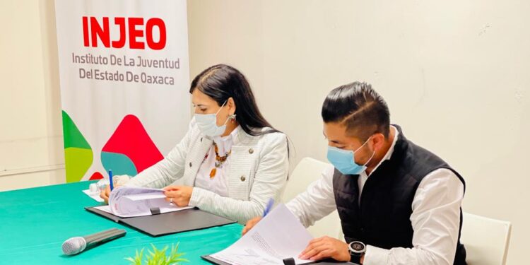 Firma IOAM e Injeo, convenio a favor de las y los jóvenes migrantes oaxaqueños