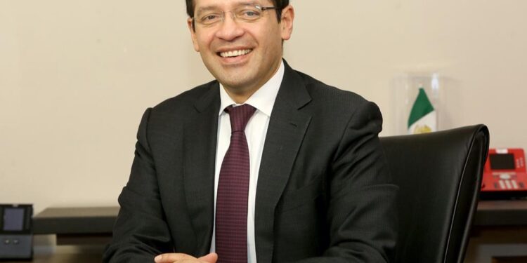 Luis Antonio Ramírez Pineda se registra para buscar candidatura de MORENA