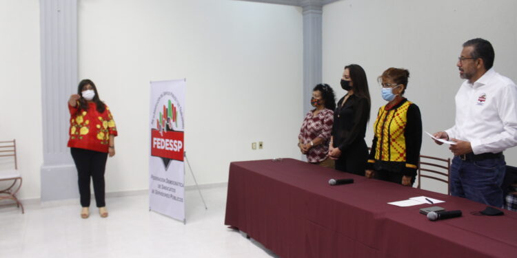 Renueva Fedessp dirigencia en Oaxaca, toma protesta Victoria Cruz Villar