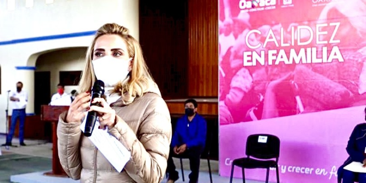 “Calidez en Familia” un programa que atiende las políticas públicas y que ha arropado a miles de oaxaqueñas y oaxaqueños a lo largo de estos 5 años de administración del Gobernador Alejandro Murat Hinojosa: IMM