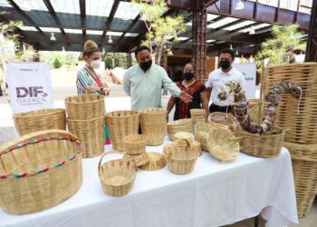 “En la administración de mi esposo, Alejandro Murat, se ha apoyado como nunca al sector artesanal oaxaqueño”: IMM