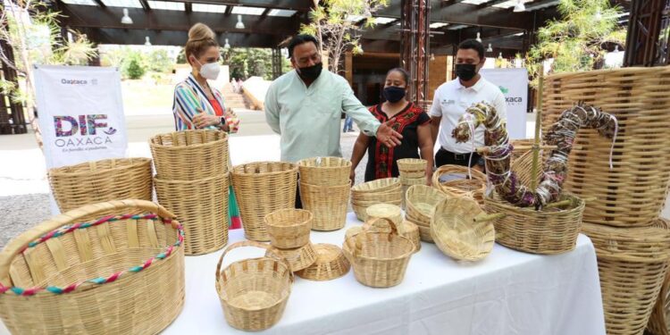 “En la administración de mi esposo, Alejandro Murat, se ha apoyado como nunca al sector artesanal oaxaqueño”: IMM