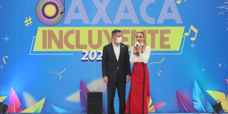 Entre porras, música, canto y baile, el DIF Oaxaca celebra por primera vez el Festival de Talentos Artísticos “Oaxaca Incluyente 2021”