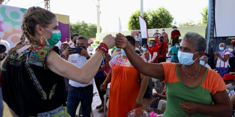 La población Afromexicana en nuestro estado, es una de las prioridades fundamentales del gobierno de mi esposo Alejandro Murat Hinojosa: IMM