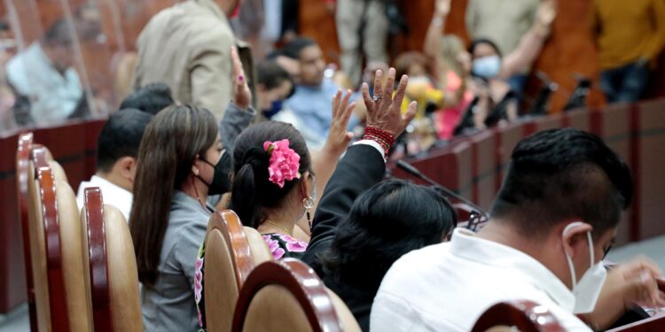 Congreso aprueba cambio de autoridades municipales en Tlazoyaltepec