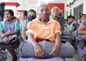 Recibe el Sistema DIF Oaxaca, reconocimiento por parte del Sistema Nacional DIF, por la operación de los estándares de competencia en materia de Asistencia Social