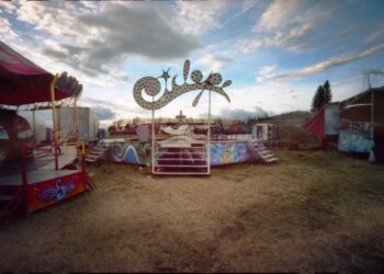 Expo venta de fotografías y prendas contemporáneas llegan a Enkelt