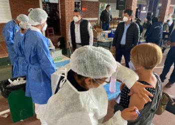 Reconoce IEEPO buena respuesta del magisterio en la jornada de refuerzo de vacunación docente