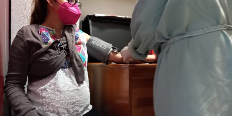 Exhorta SSO a mujeres embarazadas a extremar protocolos sanitarios ante el incremento de casos por COVID-19