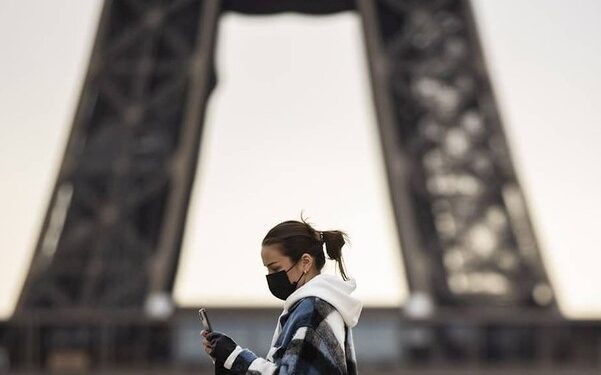 Imponen uso obligatorio del cubrebocas en el transporte… ¡en Francia!