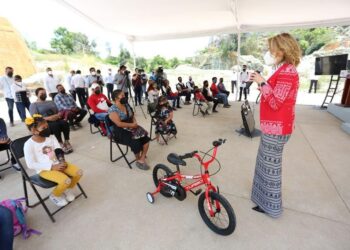 “Trabajamos en equipo Gobierno del Estado e iniciativa privada, con un solo objetivo: el bienestar de las familias oaxaqueñas”: AMH