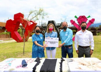 “La administración que encabeza mi esposo, el Gobernador Alejandro Murat, continúa entregando créditos en beneficio de más familias oaxaqueñas”: IMM