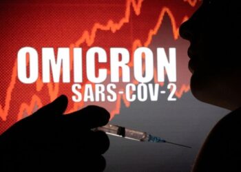 Variante Ómicron de Covid-19 podría ser el final de la pandemia en Europa, considera la OMS