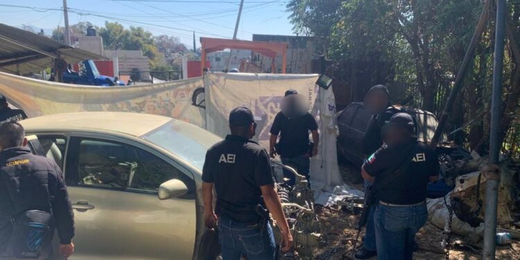 Coordina y ejecuta Fiscalía General cateo en Oaxaca de Juárez; asegura 4 vehículos y autopartes robadas